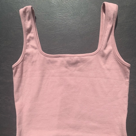 Pink tank - Picture 3 of 3